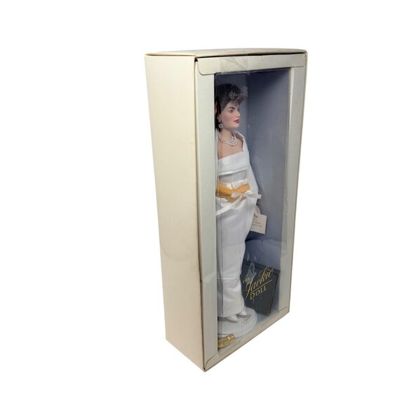 The Jackie Doll Jacqueline Kennedy White Gown Collectible Doll Franklin Mint - Picture 3 of 6